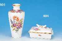 VASE, DRESDNER-MALEREI, 20ER JAHRE, PORZELLAN, BLUMENMALEREI, KORPUS ROSENTHAL, GOLDSTAFFAGE, H. 18 CM