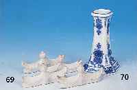 VIER MESSERBäNKCHEN, FRANKREICH, UM 1790/1820, PORZELLAN, L. BEST., L. CA. 8 CM