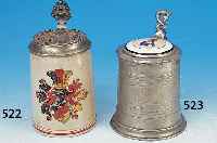 Zwei Krüge, um 1870/1909, 1 x Studentika, dat. 1909, Glas, Zinndeckel mit eingelegter Porzellanplatte, St. G. V. sei's Panier, Drük-ker ...
