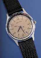 Konvolut: 2 BULOVA Herrenarmbanduhren Modell Selfwinding, 1 x Metall m. GG-Auflage, Edelstahlschr.-Boden, 17 St., Zentralrotor, Kal. 10CSC; ...
