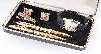 BENRUS Geschenkset m. Uhr, Manschettenknöpfen,Krawattennadel, Kugelschreiber und Drehblei- stift, Uhr im Metallgeh. hartverg., Edel- stahlboden ...