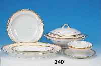 SERVICE, LIMOGE CHASTAGNER & C, 50-60ER J., PORZELLAN, GEäTZTER GOLDRAND, BEST. AUS: 1 SUPPENTERINNE, 1 SALATSCHüSSEL, 1 SAUCIERE, 1 ...