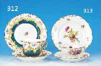 Kaffeegedeck, Meissen, 2. Hälfte 20. Jh., grüngrundig, Streublümchendekor, Goldstaffage,Desserttellerd. 19.5 cm