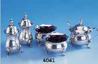 5-teilige Gewürzgarnitur, 925er Silber z.T.m. kobaltblauen Einsätzen,England um 1920/23, Meistermarke WALKER & HALL LTD. Sheffield, je auf 3 ...