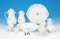 Kaffee- und Speiseservice, Fürstenberg, Porzellan, reich reliefiert, Rosendekor, Goldstaffage, bestehend aus: Kaffeekanne, Mokkakanne, ...