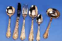 BESTECK FüR 12 PERSONEN, METALL HARTVERGOLDET, BAROCKSTIL, BEST. AUS: 12 MESSER, 12 GABELN12 LöFFEL, 12 KAFFEELöFFEL, 12 KUCHENGABELN, ...