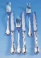 12-teiliges Steakbesteck, 925er Silber, best. aus: 6 kl. Gabeln (L. ca. 18 cm) u. 6 Steakmesser (L. ca. 21.5 cm), sehr guter Zu- stand, ...
