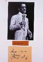 Autogrammkarte Sammy Davies Jr., USA, 70er Jahre, Portr„tfoto mit handschriftl. Widmungund Unterschrift, ca. 23.5 x 16.5 cm, zus„tz- liche ...