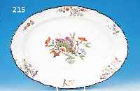 OVALE PLATTE, MEISSEN, UM 1860-70, 1. WAHL, PORZELLAN, BUNT BEMALT IM KAKIEMONDEKOR, CA. 48 X 34.5 CM, SCHWARZER RAND LEICHT BERIEBEN