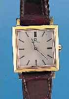OMEGA HERRENARMBANDUHR, REF.-NR. 111023, SCHWEIZ UM 1967, GG 750/000, CARREEGEH., BODENGEDR., MAßE üBER D. FL. CA. 26 X 26 MM, ORIG.-LEDERBAND ...