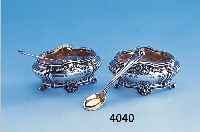 Salzschälchenpaar mit orig. Löffeln, Frankreich um 1890, 950er Silber, Innenver- goldung, Meistermarke in Raute OC - Olier und Caron, ...