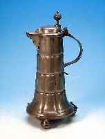 Kanne, um 1770/80, Zinn, gerillt, H. ca. 35,5 cm, l. Alterssp.