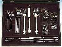 Besteck für 12 Personen, Robbe & Berking, 54 Teile, eleganter Dekor mir Rocaille am Ende, in orig. Besteckkasten, sehr guter fast ...