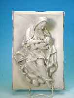 RELIEF, ROYAL DUX TSCHECHIEN, SIGN. FIALA, PORZELLAN, MADONNA MIT KIND, CA. 37 X 25 CM, EINE ECKE BEST.