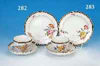 Kaffeegedeck, Meissen, 60er Jahre, 1. Wahl, Porzellan, kobaltblauer Rand mit Goldstaffage,Blumenbouquetmalerei, Tellerd. 18 cm
