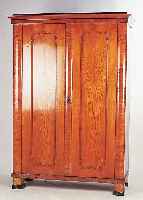 Schrank, Österreich, um 1860, Ulme, massiv, zweitürig, 184 x 126 x 53 cm altersbedingt besch., ohne Schlüssel