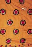 SUSANI-DECKE, SAMARKAND, GRUNDGEWEBE SCHAN- TUNG, GELBE SEIDE MIT ORNAMENTALER FLACHSTICH-STICKEREI, SEHR DEKORATIV, M. 272 X 182 CM