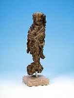 Holzskulptur, China, um 1900, Holz ge- schnitzt, Sockel besch., spannungsrißig, H. c.a 30 cm