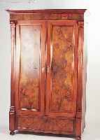 Kleiderschrank, Gründerzeit, um 1890, Nußbaumfurnier, mit Wurzelnußfüllungen, eine Stange, aufgearbeitet, 190 x 120 x 63 cm