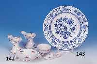 Tiefer Teller, Meissen, 20. Jh., 1. Wahl, blaues Zwiebelmuster, D. ca. 23 cm