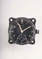 KIENZLE Einbauborduhr, Ref.-Nr. 10184, Deutschland um 1940, Metall feldgrau lackiert,8-Tagewerk, schw. Kontrastzifferbl., Lünette m. 60er ...
