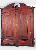 Schrank, deutsch, um 1780-90, Barock, Eiche massiv, orig. Schloß, Schlüssel, Riegel-werk und Beschlag, Sprenggiebel, ohne Innen- ...
