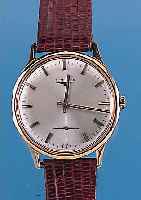 LONGINES Herrenarmbanduhr, Schweiz um 1970, RG 750/000, Boden u. Glasrand gedr., Geh. neu-tral, Montage später, Blatt rest., Std.-Zei- chen u. ...