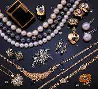 COLLIER MIT DIAMANTEN, GG 750/000, 86 ALTSCHLIFF- UND 8/8-DIAMANTEN ZUS. CA. 2.0 CT WEIß-L. GET. WEIß/SI-P 2, FLACHPANZER- ...