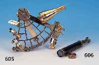 GROßER SEXTANT, C. PLATH, HAMBURG, MESSING, IM ORIG. HOLZKASTEN, CA. 22 X 22 CM