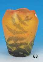 Vase, sign. Legras, um 1912-14, Schichtglas, zwischen den Schichten gelb und orangefarben eingepudert, Opalinüberfang und zwei ...