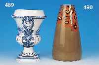 Jugendstilvase, Wächtersbach, um 1900, Steingut, bunt bemalt, Stiefmütterchendekor, H. 24.5 cm