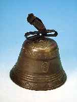 Glocke, deutsch um 1820/30, Bronze, Eisen- griff, Applikationen in Form von Blumen, Gir- landen nach altröm. Vorbild, Klöppel Eisen- zinn, H ...