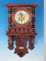 Wanduhr, Junghans, um 1910, sog. Freischwinger, verziertes Holzgehäuse, min. Reste alten Wurmbefalls, Aufsatz fehlt, dreiseitig ...