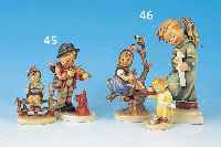 KONVOLUT ZWEI HUMMELFIGUREN, NACH 1960, STEINGUT, BEMALT, VIOLINESPIELER MIT HUND UND JUNGE MIT VOGEL, H. 14/10 CM