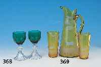 KARAFFE MIT VIER GLäSERN, BöHMEN, UM 1920, GLAS GELB GEBEIZT, GESCHNITTEN UND GESCHLIF- FEN, WILDDEKOR, H. 13/26 CM, DAZU FUßGLAS, FARBLOSER ...