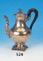 KAFFEEKANNE, PARIS, 19. JH., SILBER, MONOGRAMMIERT, LEICHT VERBEULT, MEISTERMARKE UNGEDEUTET, HOLZGRIFF, DEKROATIV, H. 27 CM