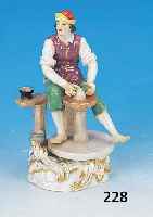 PORZELLANFIGUR, MEISSEN, 60ER JAHRE, TöPFER AN DER TöPFERSCHEIBE, BEMALT, GOLD- STAFFAGE, H. CA. 19.5 CM