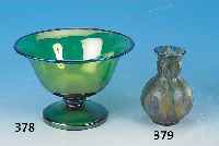 KLEINE VASE, ÖSTERREICH, UM 1900, FARBLOSES GLAS IN DIE FORM GEBLASEN, OPALINER INNEN- üBERFANG, MEHRFACH LüSTRIERT, H. CA. 12.5 CM