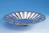 Anbietschale, Italien, 800er Silber, 60/70er Jahre, Sägearbeit, graviert, 3 Füße, Bes.-Monogr. auf Boden, H ca. 4 cm, D ca. 30 cm, ...