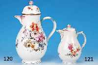 Deckelkännchen, wohl Fürstenberg, 20. Jh., Blumenbouquetmalerei, Goldstaffage, Deckel später, H. 16 cm