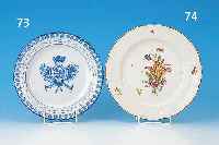 TELLER, GALLé, UM 1895, FAYENCE, BEMALT, WAPPENDEKOR, RAND MIT DURCHBRUCHARBEIT, RüCKSEITIG SIGN., H. 21.5CM