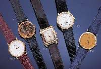 UNIVERSAL GENEVE HERRENARMBANDUHR, REF.-NR. 151-11-661/197, SCHWEIZ UM 1991, GG 750/000, BEIDS. SAPHIRVERGL., RäNDER GEPERLT, MITTEL- GEH.-TEIL ...