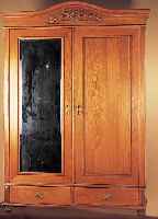 KLEIDERSCHRANK, JUGENDSTIL, UM 1910, EICHE HELL, FACETT. SPIEGEL, ZWEI SOCKEL- SCHUBLADEN, MIN. ALTERSSPUREN, ZERLEGBAR, CA. 227 X 156 X ...