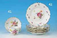 MOKKATASSE M. UNTERTASSE, MEISSEN, UM 1870-80, 1. WAHL, PORZELLAN, REICH BUNT BEMALT MIT BLUMENBOUQUET, STREUBLUMEN UND INSEKTEN, GOLD-RAND, H. CA. ...