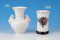 VASE, LORENZ HUTSCHENREUTHER SELB, ABTEILUNG KUNST, ENTWURF PROF. FRITZ KLEE, PORZELLAN BEMALT, GOLDSTAFFAGE, H. 15.5 CM