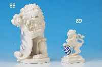 PORZELLANFIGUR, NYMPHENBURG, WAPPENLöWE, BEMALT, H. 9 CM