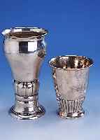 2 BECHERVASEN, DäNEMARK, KOPENHAGEN, 830ER SILBER, 1X REINES ART-DECO, MIT PERLLEISTEN U.GRANULATVERZIERUNG, DAT. 1923, WARDEINMARKE SIEGSGARD, ...