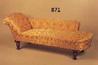 Chaiselongue, wohl England, um 1890, Mahagonifüsse gedrechselt, neu bezogen, 75 x 72 x 200 cm