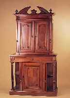 AUFSATZBUFFET, WOHL HOLLAND, UM 1890, NUßBAUMFURNIER, KASSETTIERT, VOLLSäULENDEKOR 195 X 105 X 47 CM, MITTELTEIL FEHLT