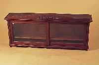 Hängeschrank, deutch, um 1900, Nußbaum, zwei Schiebetüren, massiv, ein Fachboden, l. Altersspuren, 57 x 127 x 29 cm